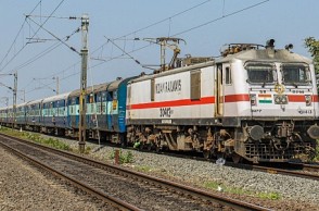 Students block rail tracks in Mumbai, 30 trains cancelled