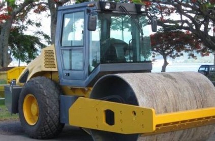 West Bengal - Man arrives for wedding on road roller