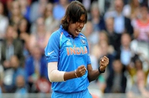 Jhulan Goswami becomes the first woman cricketer to achieve this huge record!