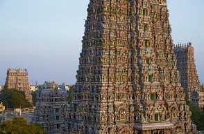 Major fire breaks out near Madurai Meenakshi temple