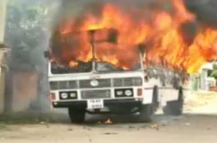 Police vehicle torched near Thoothukudi Govt hospital.