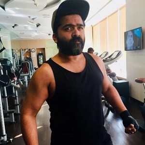 This actor's comment on STR's viral workout pic!