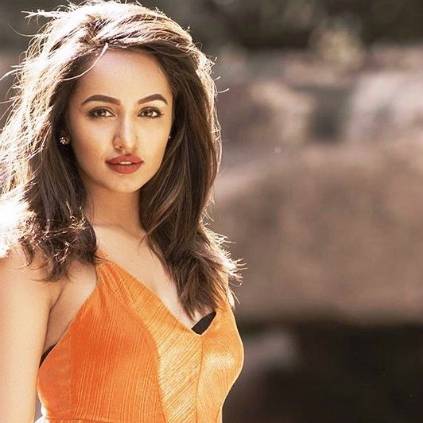 Actress Tejaswi opens about her relationship with Samrat