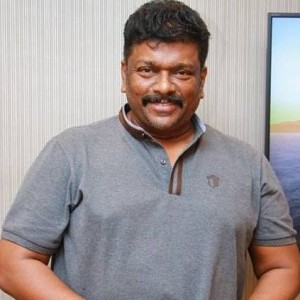 Parthiban has set out for a fan meet in a bookstore in Coimbatore.