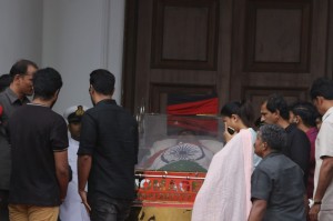 Karunanidhi death: Political leaders and Celebrities pay homage