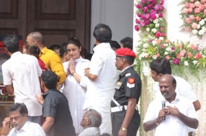 Karunanidhi death: Political leaders and Celebrities pay homage