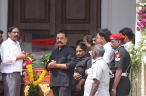 Karunanidhi death: Political leaders and Celebrities pay homage