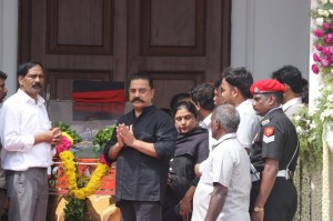 Karunanidhi death: Political leaders and Celebrities pay homage