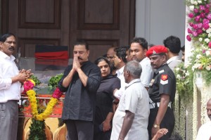 Karunanidhi death: Political leaders and Celebrities pay homage